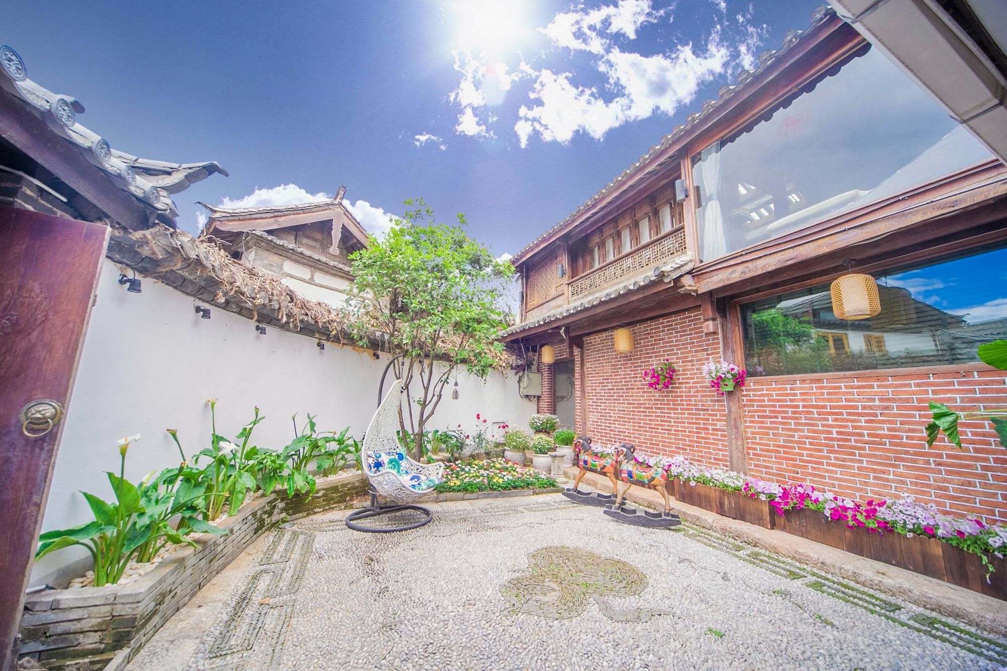 Lijiang Half Moon Bay Inn Exterior foto